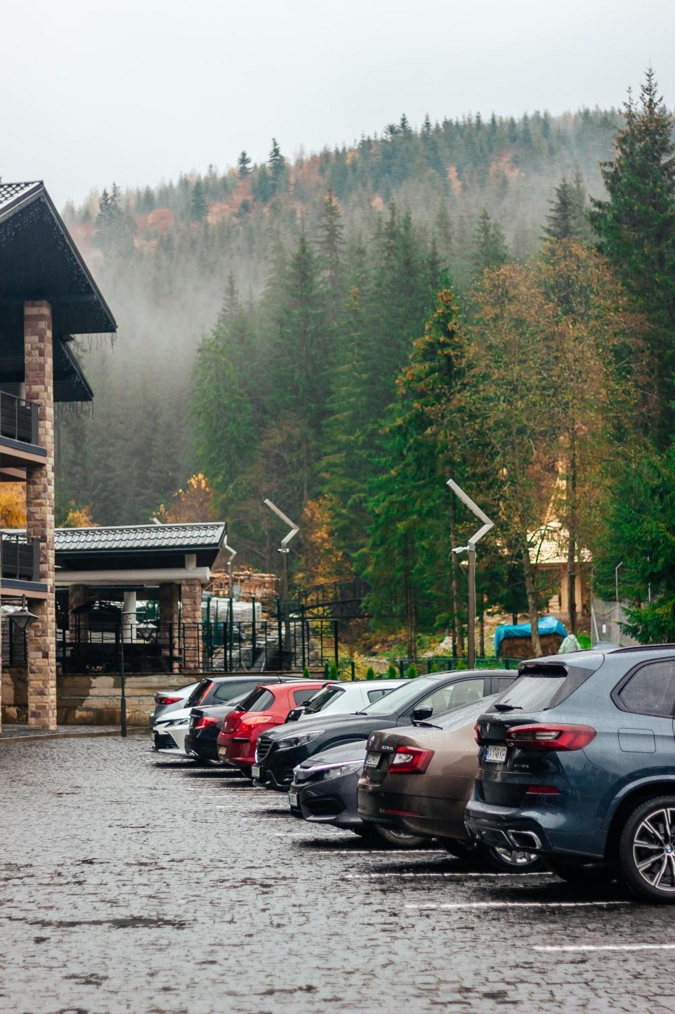Westhills Cottage Town & Spa Bukovel Exterior foto