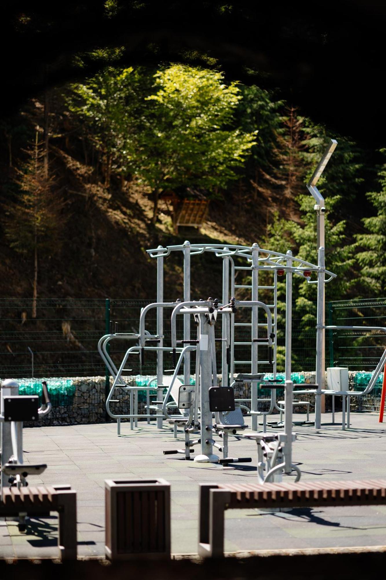 Westhills Cottage Town & Spa Bukovel Exterior foto